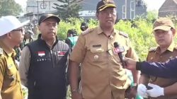 Aksi “Pameungpeuk Berdasi”, bersihkan titik rawan sampah liar