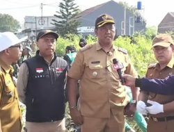 Aksi “Pameungpeuk Berdasi”, bersihkan titik rawan sampah liar