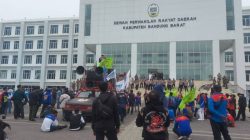 Buruh Unras, Dewan KBB Siap Kawal Tuntutan Ke Pusat